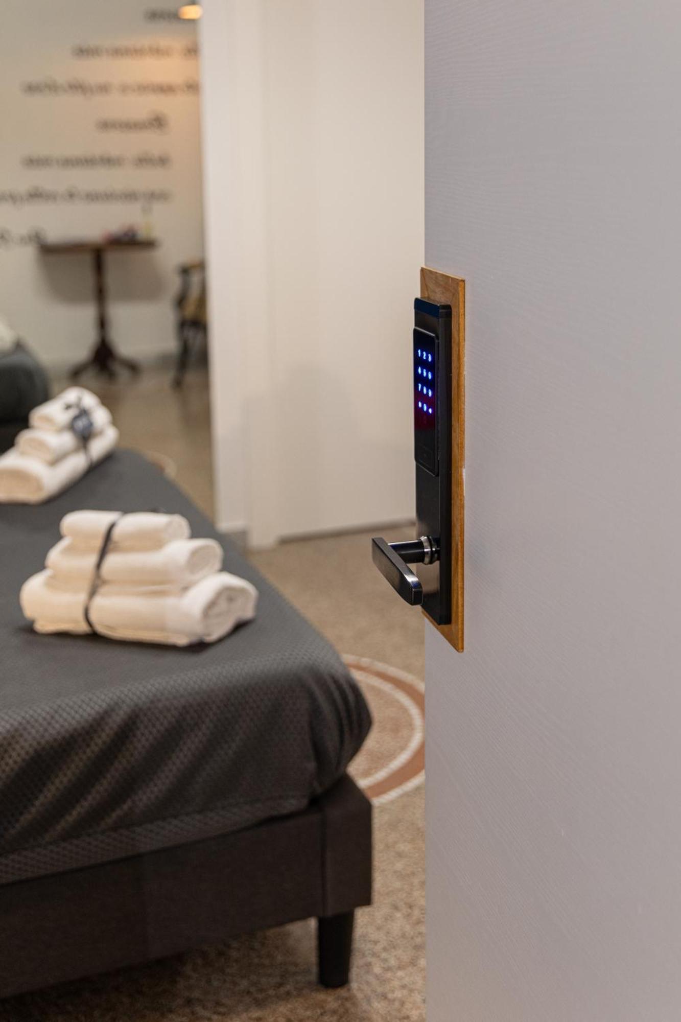 Miracolo Al Duomo Smart Accomodations Napoli Dış mekan fotoğraf
