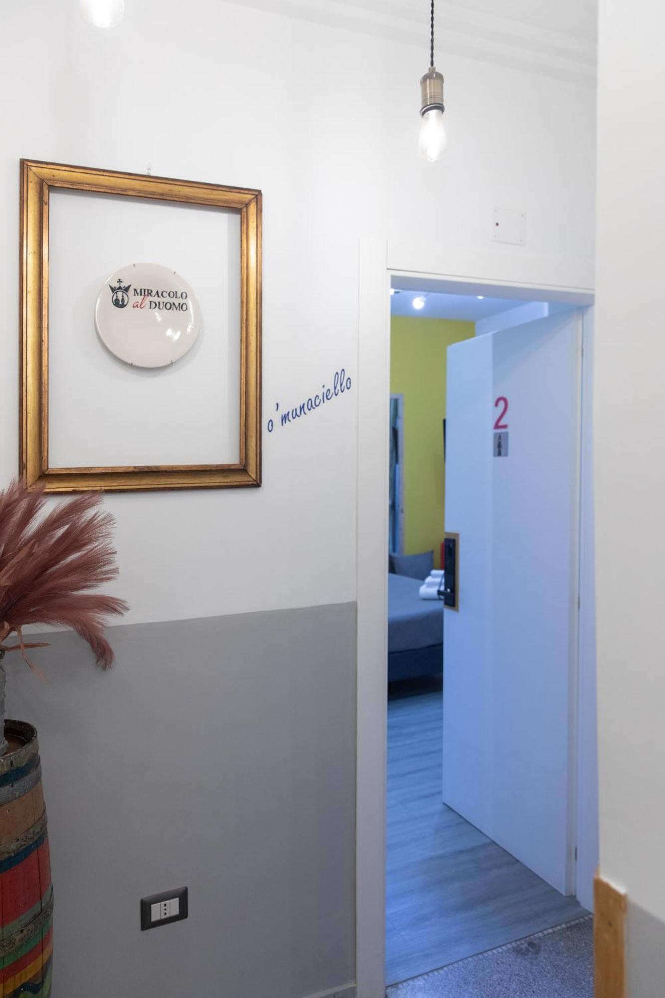 Miracolo Al Duomo Smart Accomodations Napoli Dış mekan fotoğraf